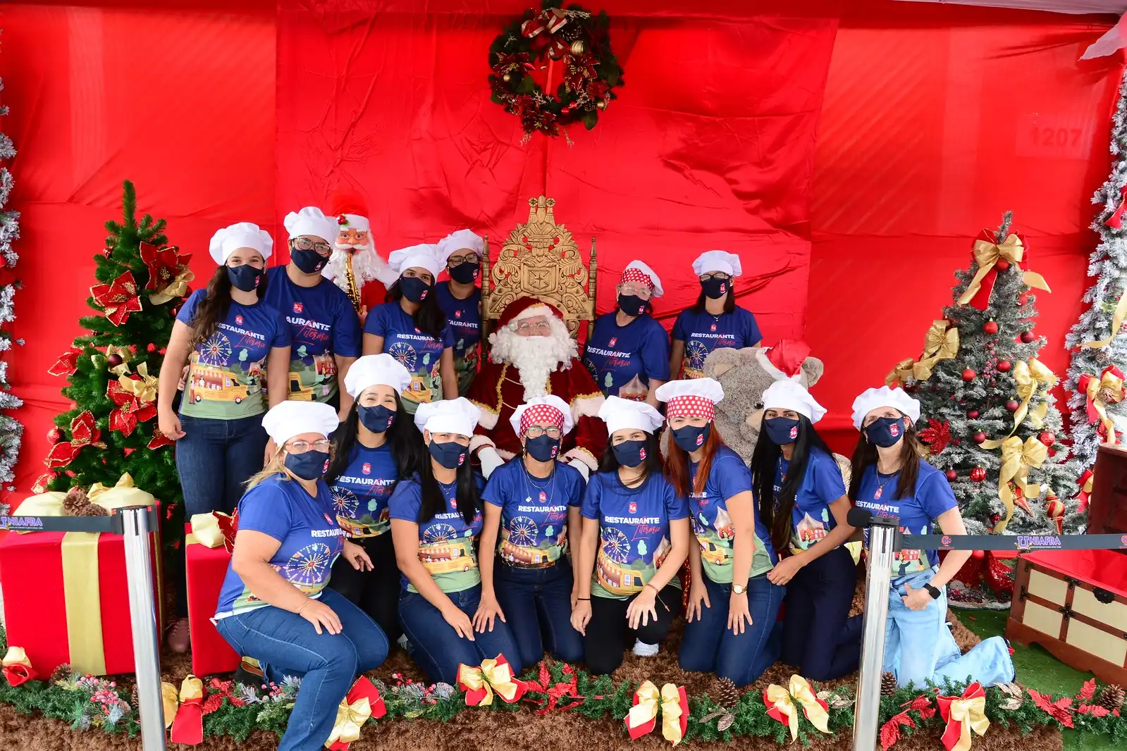 Drive-Thru de Natal com Restaurante Literário.